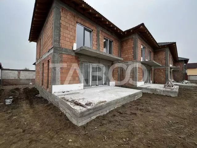 Casa de vanzare 4 camere teren 163 mp 2 parcari Calea Cisnadiei Sibiu