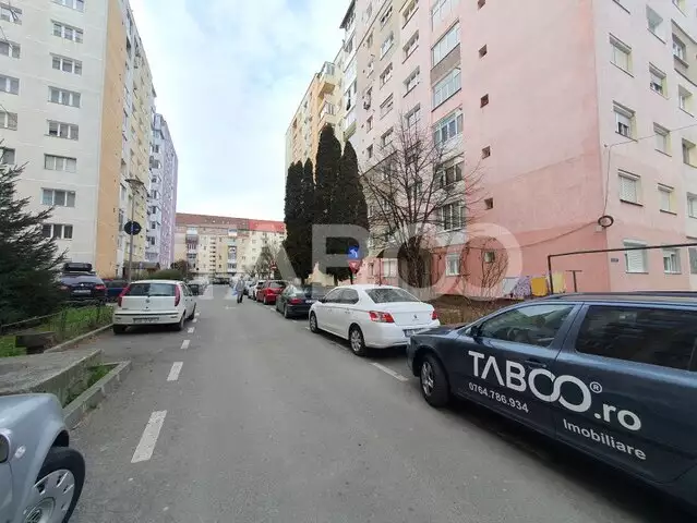 Apartament decomandat cu 3 camere balcon pivnita lift in Vasile Aaron