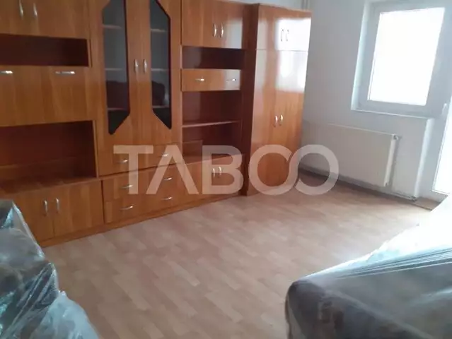 Apartament de inchiriat 3 camere zona Unirii Fagaras