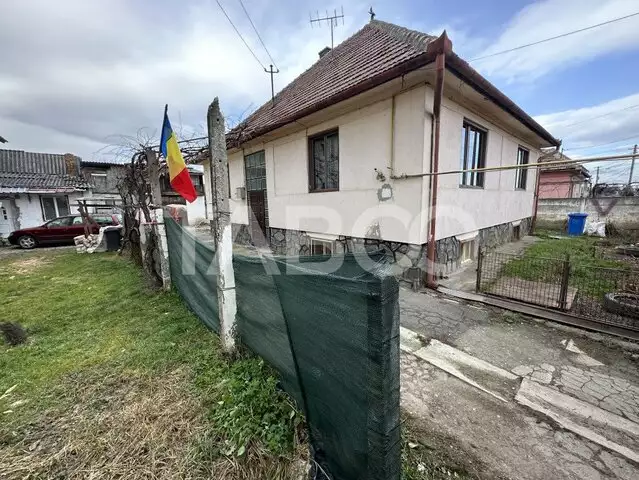 Casa 8 camere 1080 teren liber anexe 2 pivnite garaj Turnisor Sibiu