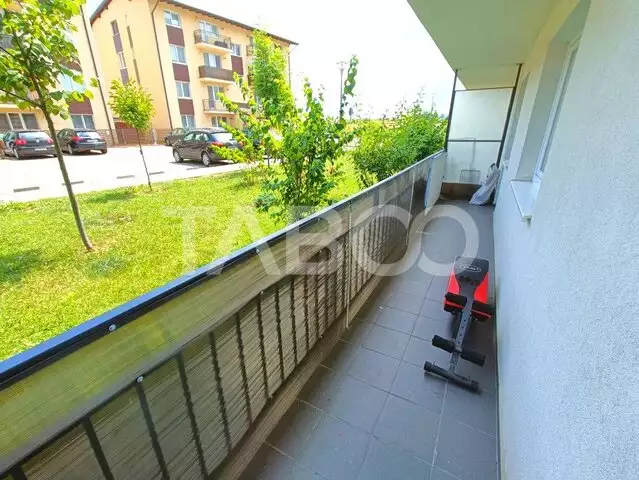 Apartament decomandat cu 3 camere balcon si parcare zona linistita