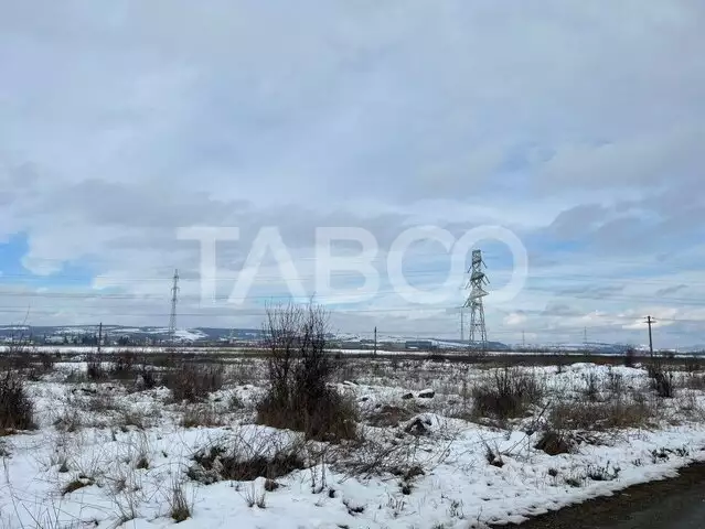 Teren intravilan 3700 mp zona periferica Sud de vanzare in Fagaras