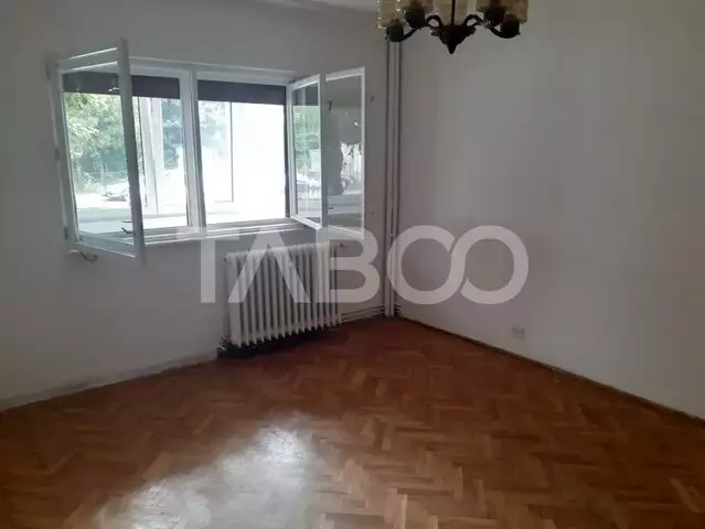 Apartament  3 camere de inchiriat zona B-dul Unirii Fagaras