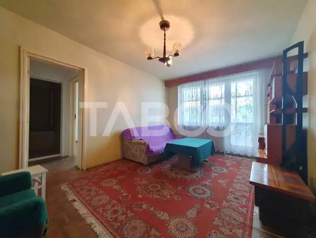 Apartament cu 3 camere si balcon de vanzare in zona centrala din Sibiu