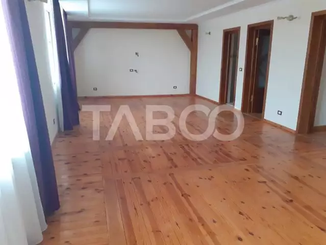 Casa de vanzare moderna curte si gradina in Ileni judetul Brasov