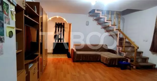 Apartament 3 camere decomandate 92 mp cu balcon zona Mihai Viteazul