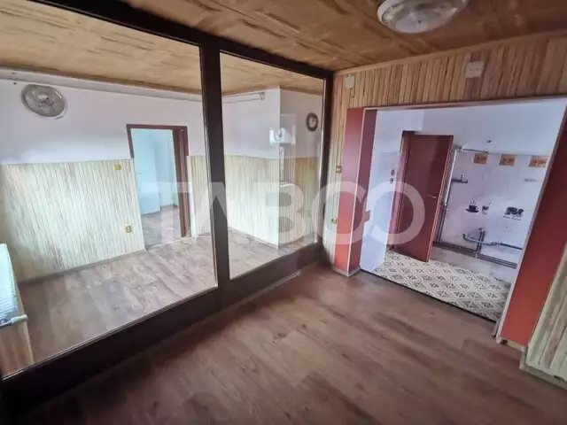 Casa cu 6 camere curte si 2 balcoane de inchiriat in Turnisor Sibiu