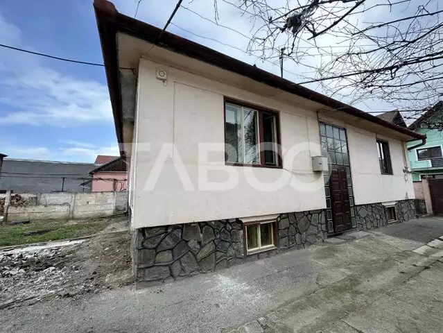 Casa 8 camere 1080 mp teren liber anexe 2 pivnite garaj Turnisor Sibiu