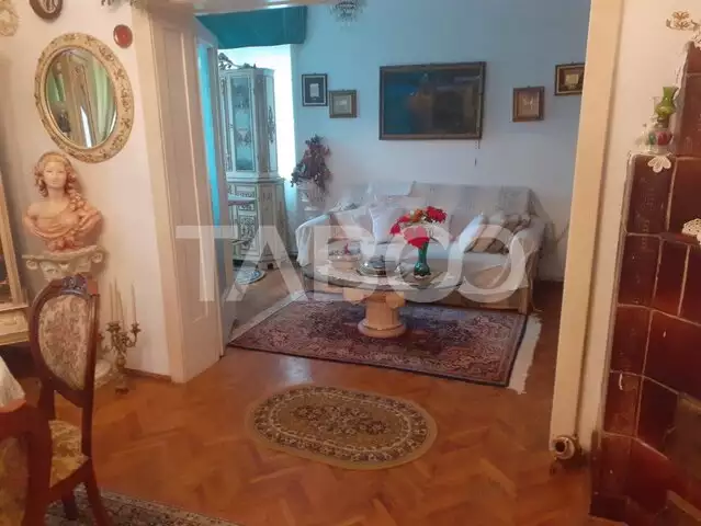 Casa de vanzare cu 8 camere in Fagaras judetul Brasov