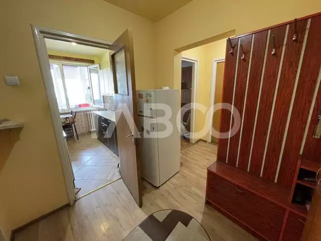 Apartament decomandat 2 camere 54 mpu si balcon Mihai Viteazu 