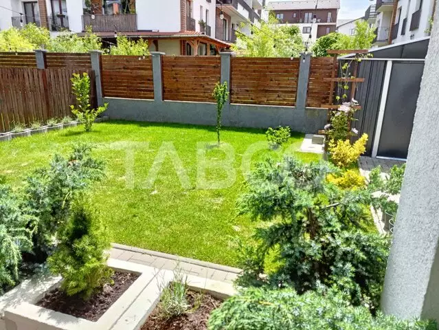 Apartament spatios 3 camere cu 2 bai terasa 2 parcari si gradina 98 mp