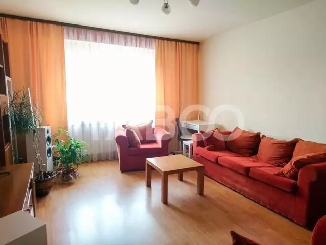 Apartament de vanzare cu 3 camere decomandate pe strada Lunga in Sibiu
