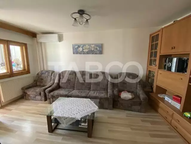 Apartament 2 camere 46 mp loc de parcare zona Tolstoi Alba-Iulia