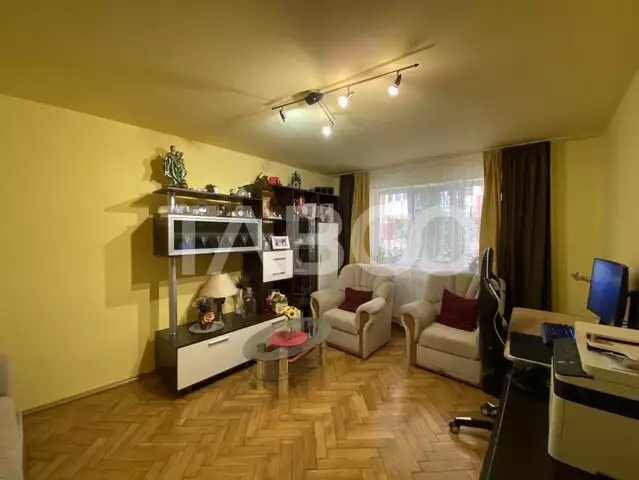 Apartament 4 camere 79 mp boxa la subsol zona Cetate Alba-Iulia