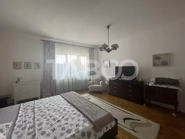 Casa 3 camere 120 mp utili 878 mp teren liber zona Maier Alba Iulia