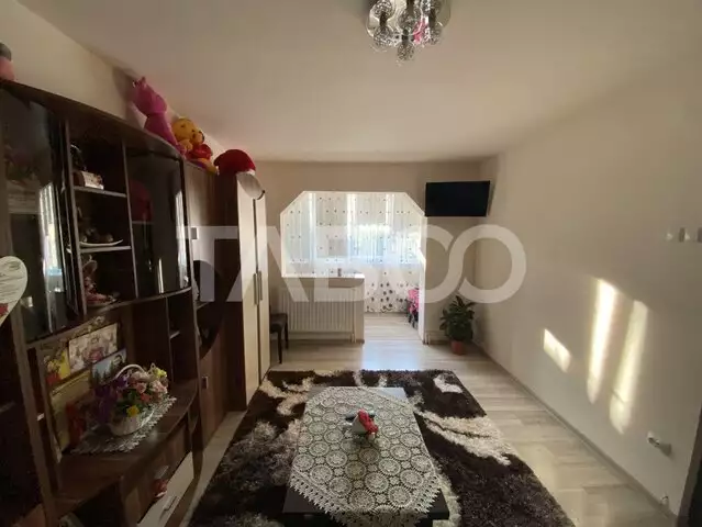 Apartament  2 camere etaj  intermediar lift in zona  Cetate Alba-Iulia