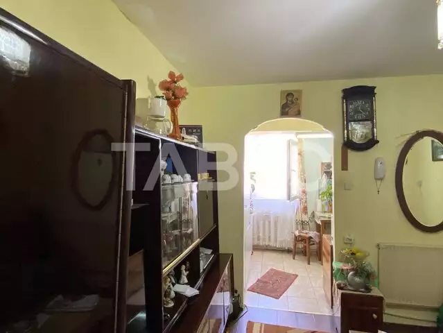 Garsoniera 26 mp etaj 3 zona Cetate Alba Iulia 