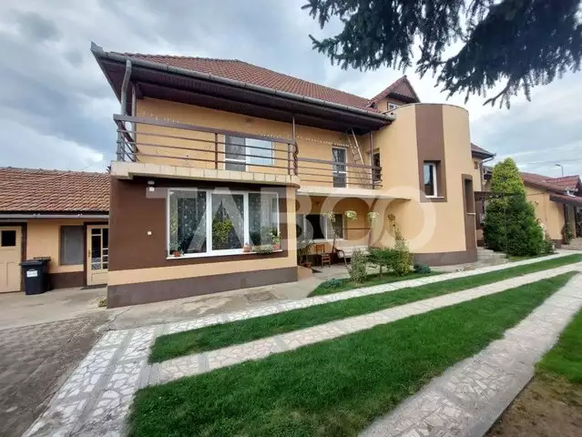 Casa individuala 5 camere P+1E 240 mpu curte gradina Centru Alba Iulia