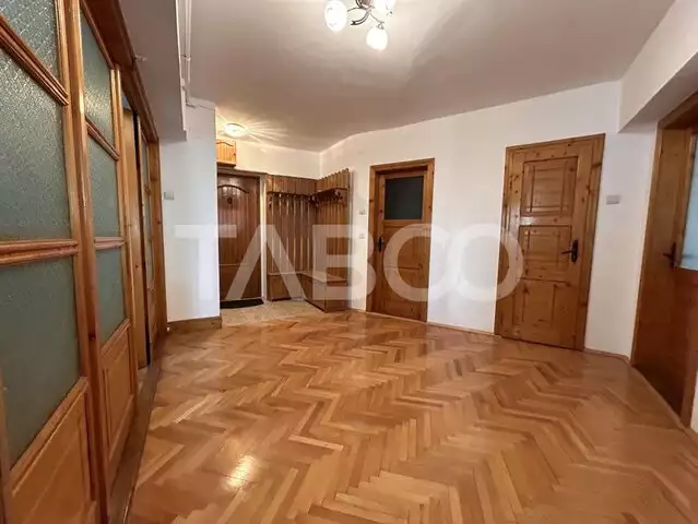 Apartament 2 camere 58 mp 2 balcoane Central Alba Iulia