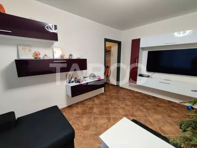 Apartament decomandat cu 4 camere 2 bai si balcon etaj 2 Rahova Sibiu