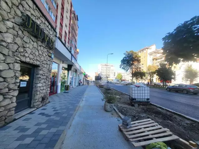 Spatiu comercial de inchiriat 107 mp 2 intrari zona centru Alba Iulia 