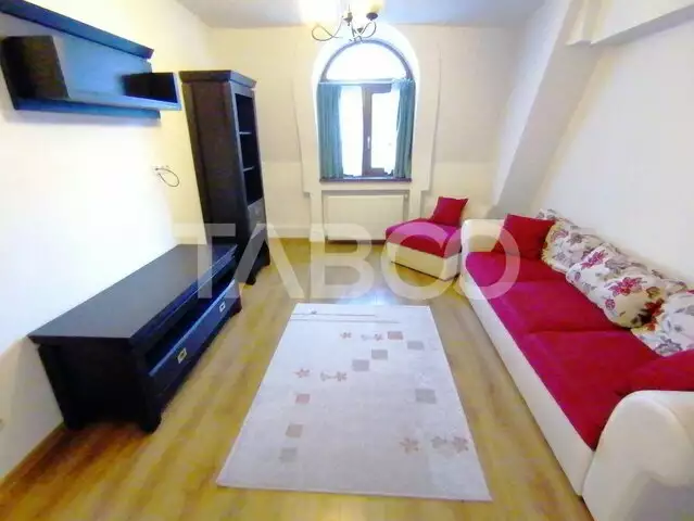 Apartament decomandat 3 camere 2 bai etaj 2 renovat zona central Sibiu