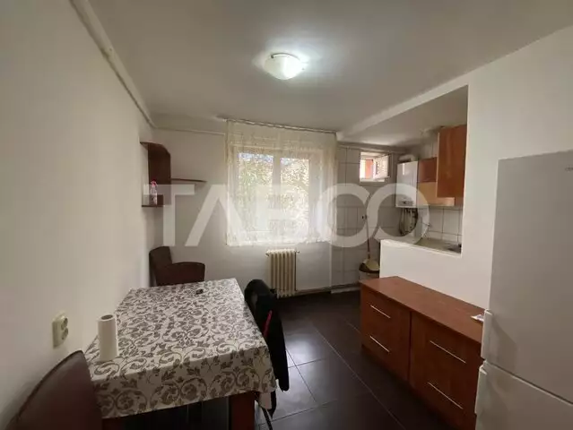 Apartament 3 camere 72 mp utili etaj 2 zona Cetate Alba Iulia