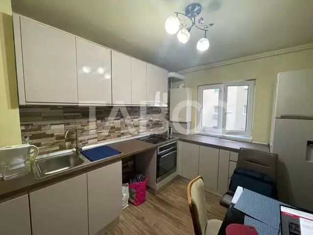 Apartament 2 camere 50 mp renovat boxa depozitare Ampoi 1 Alba Iulia