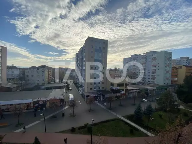 Apartament de vanzare 3 camere 65 mpu balcon zona Cetate Alba Iulia