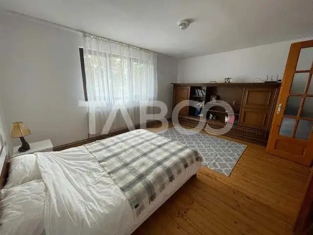 Casa de inchiriat 200 mp 4 camere loc de parcare Alba Iulia Micesti 