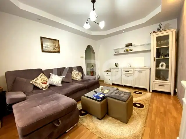 Apartament de vanzare 3 camere etaj intermediar in zona Mihai Viteazul