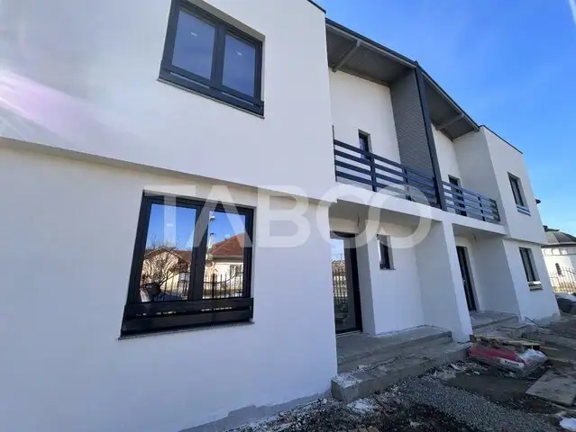 Casa tip duplex la alb 133 mpu 4 camere curte pavata Recea Alba Iulia