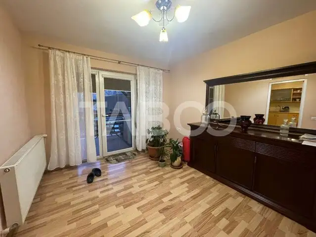 Super oferta ! Casa de inchiriat 4 camere zona linistita Alba Iulia 