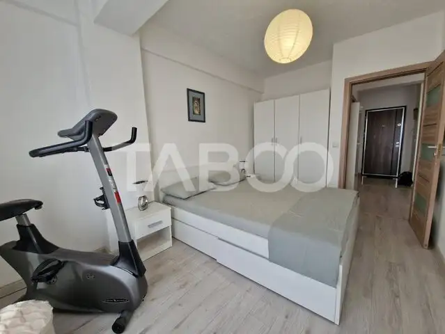 Apartament de inchiriat 2 camere si balcon lift parcare si bicicleta
