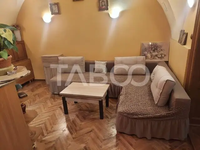 Apartament la casa de vanzare 4 camere 106 mpu cu 2 pivnite in Sibiu