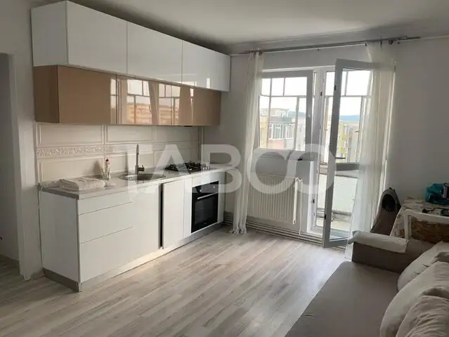 Apartament de vanzare 2 camere etaj 4 zona 1 Decembrie Fagaras