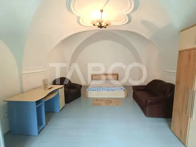 Apartament la casa 3 camere 68 mpu utili in apropiere de Piata Cibin