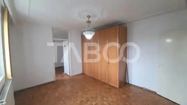 Apartament de vanzare 2 camere balcon zona Mihai Viteazu Sibiu