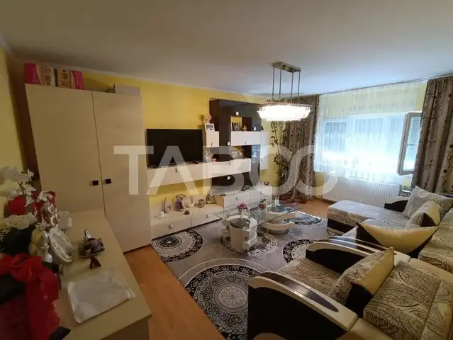 Apartament decomandat 2 camere 52 mp utili mobilat balcon Alba Iulia