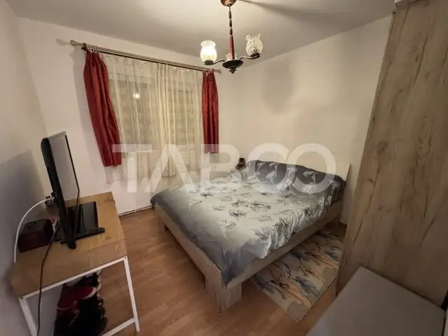 Apartament decomandat cu 3 camere si pivnita Vasile Aaron Sibiu