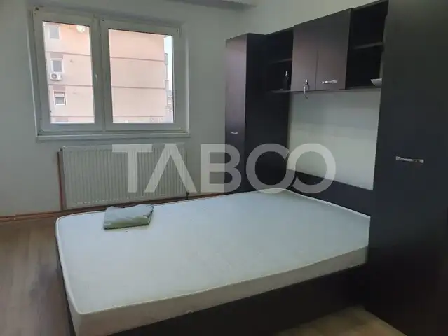 Apartament decomandat 3 camere 2 bai 86 mp utili Bulevardul Unirii