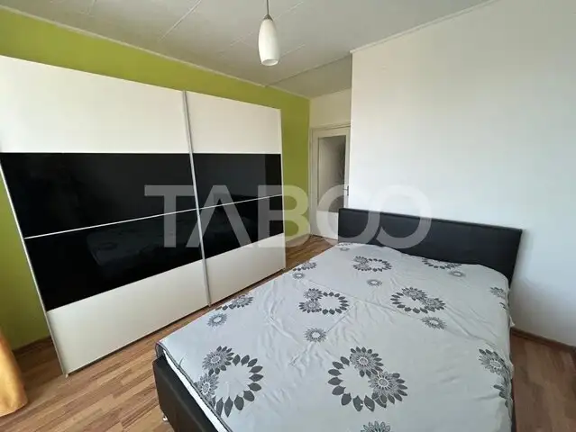 Apartament spatios de inchiriat cu 2 camere si 2 balcoane Central