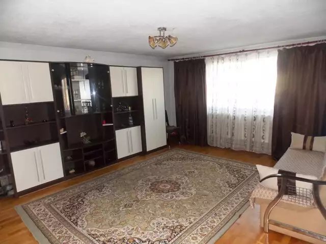 Casa individuala de vanzare cu 3 camere langa Piata Cibin Sibiu