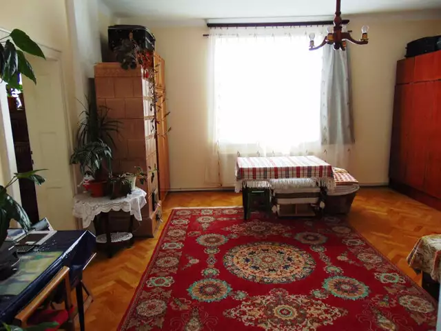 Casa cu 7 camere de vanzare in Sibiu zona Lupeni