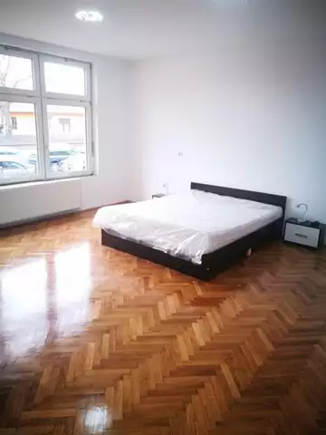 Apartament 4 camere pretabil regim hotelier de vanzare Calea Dumbravii
