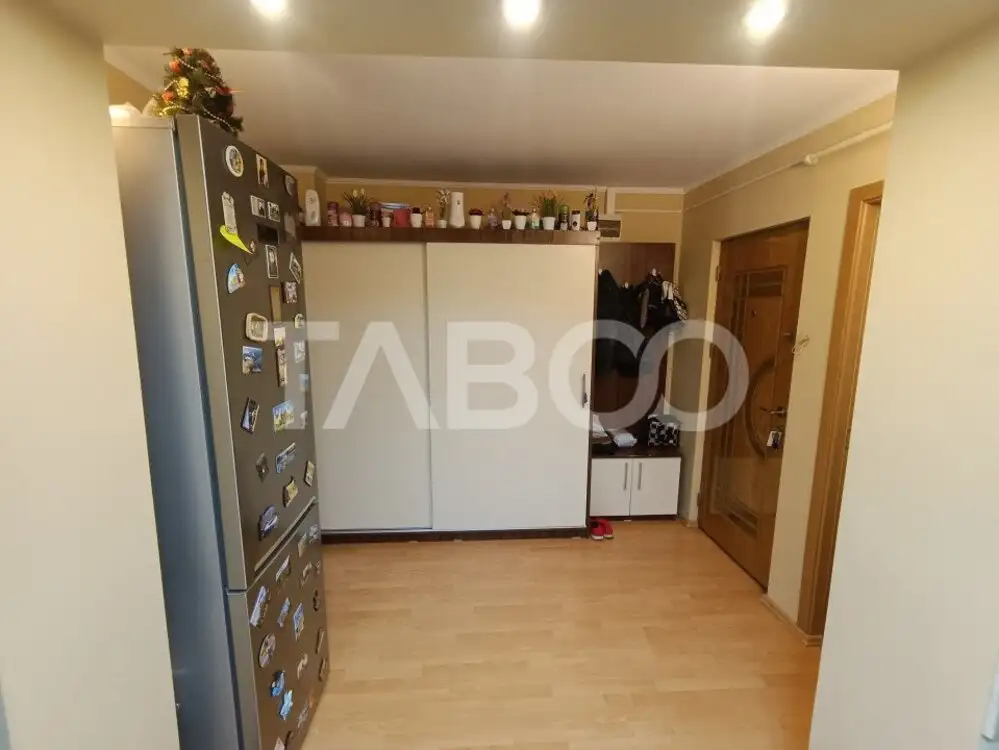 Apartament decomandat 2 camere 52 mp utili mobilat balcon Alba Iulia