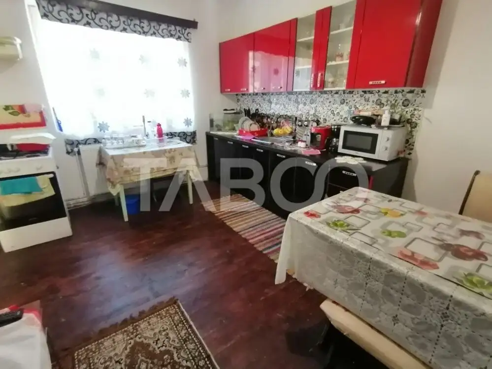 Casa individuala pretabila spatiu comercial cu teren 900 mp Selimbar