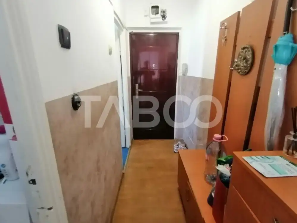 Apartament 2 camere de vanzare mobilat balcon zona Mihai Viteazu Sibiu