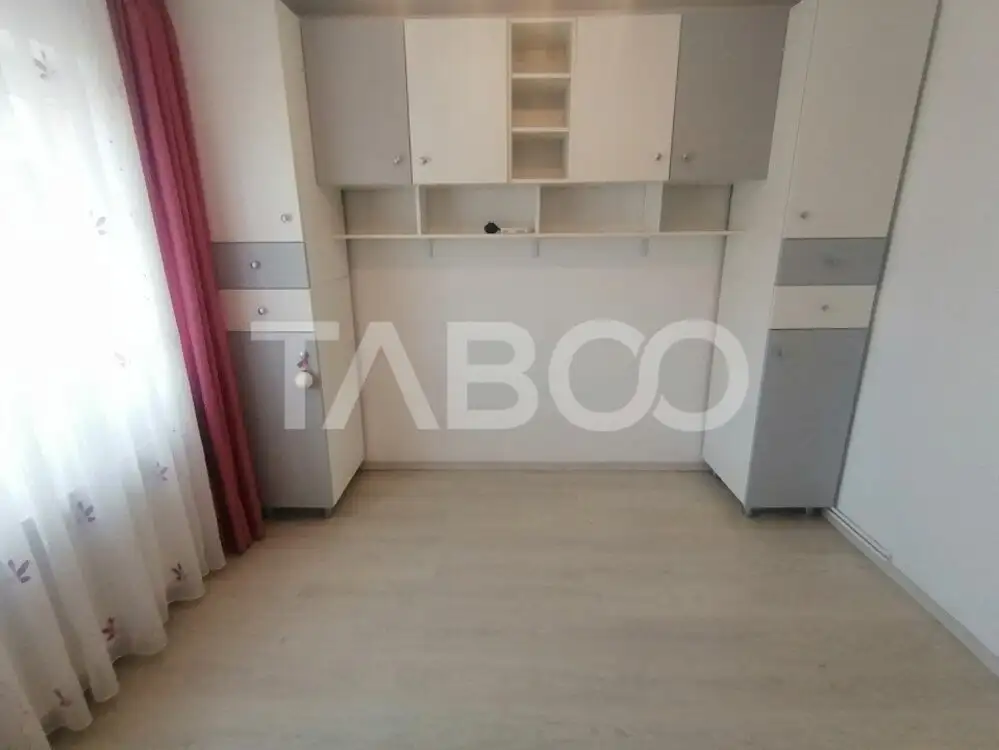 Apartament decomandat 2 camere balcon pivnita zona Valea Aurie Sibiu