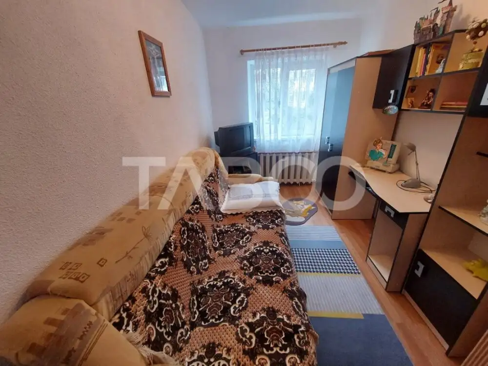 Apartament decomandat 83 mpu 4 camere 2 bai debara camara Central